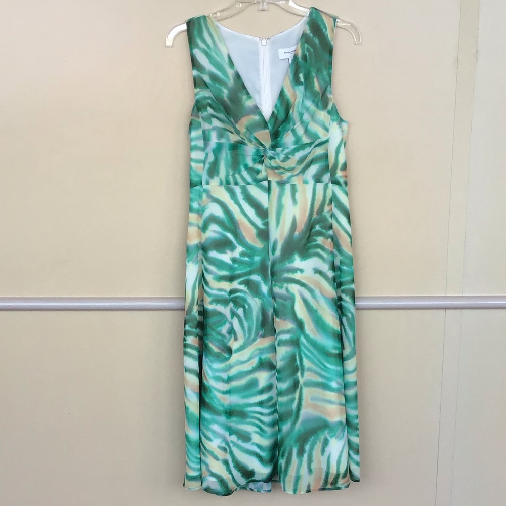 Banana Republic dress size 6. Brand new with retail tags and price.